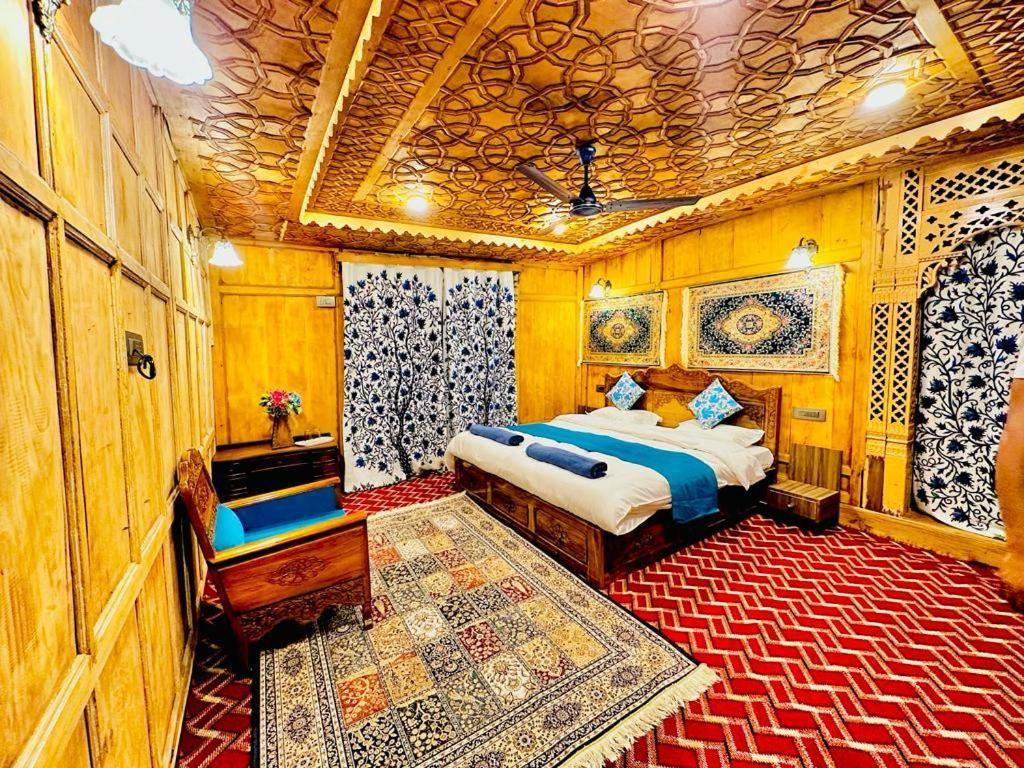 ホテル New Zealand Group Of Houseboats Srīnagar エクステリア 写真