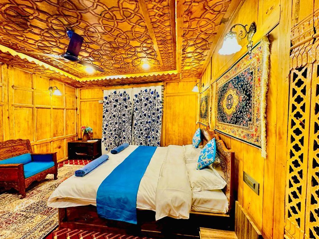 ホテル New Zealand Group Of Houseboats Srīnagar エクステリア 写真