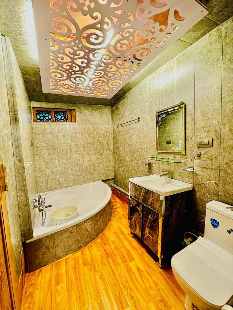 ホテル New Zealand Group Of Houseboats Srīnagar エクステリア 写真